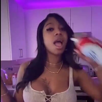 Cooking with kya Onlyfans Video Masturbating