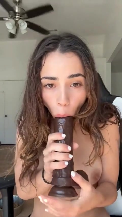 Jameliz – Jellybeanbrains Onlyfans Video Play Huge Dildo