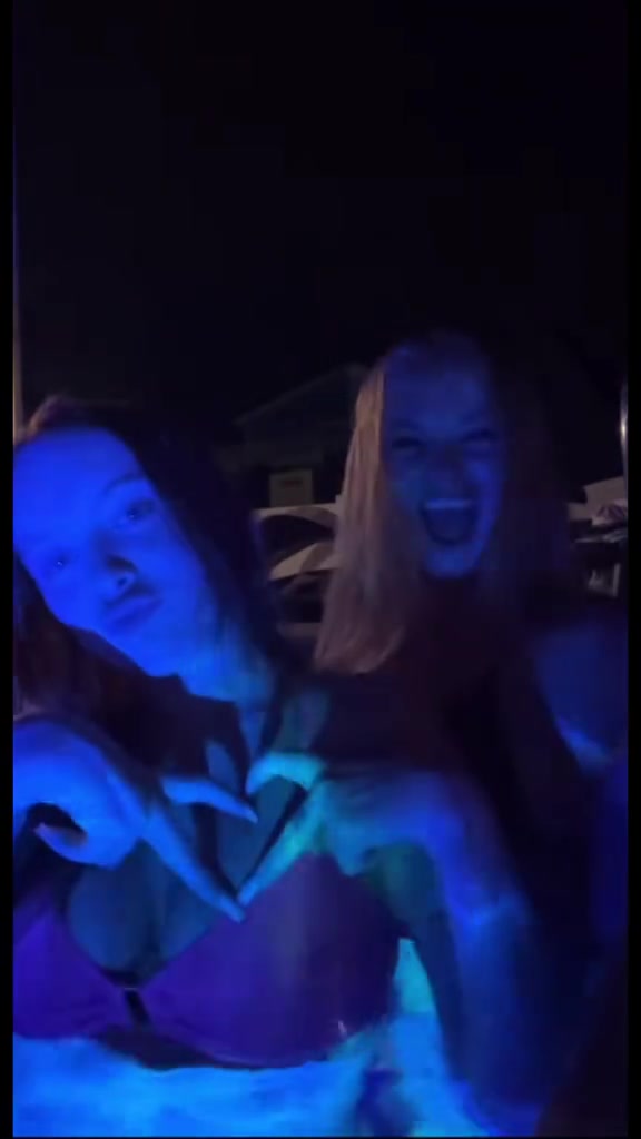 Julia Filippo Onlyfans Video Lessbian Erotic Pool