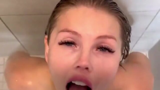 ScarlettKissesXO Onlyfans Video Fuck In Bathroom
