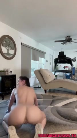 Dazeydo Naked Squat OnlyFans Video Onlyfans